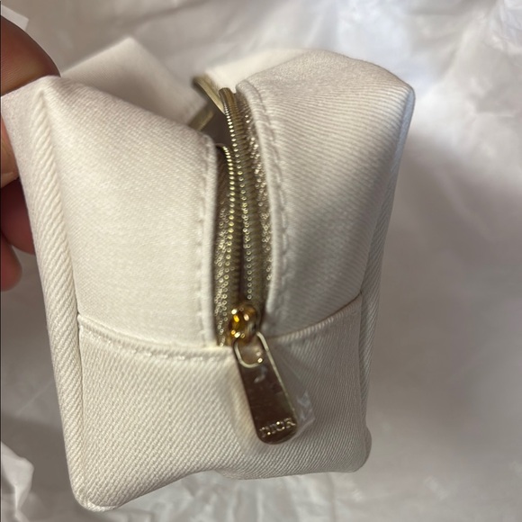 Christian Dior Authentic White Canvas Cosmetic Bag zippered embroidered Luxuriou - Picture 3 of 5